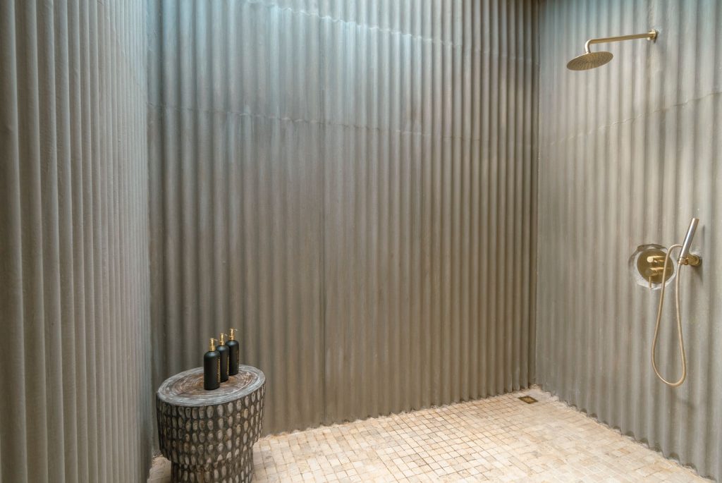 ria-superior-double-room-black-5