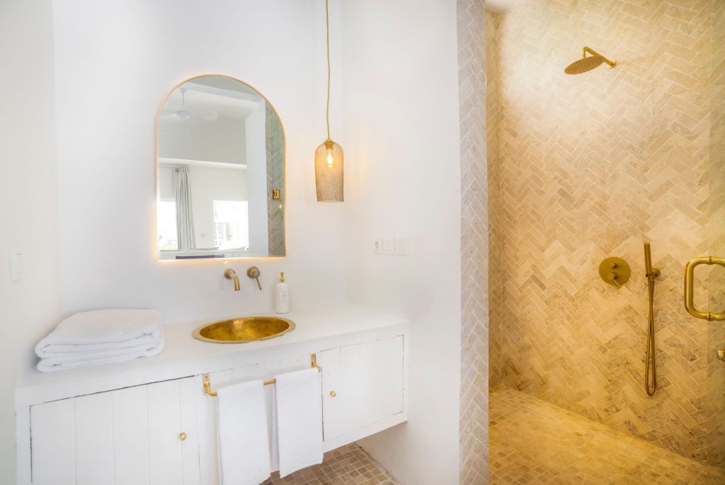 ria-superior-double-room-yellow-5